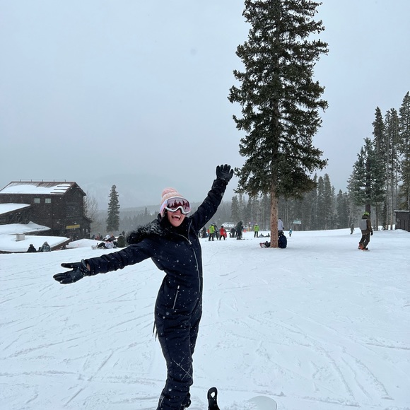 Meet your Posher, Nicole - Picture 5 of 6